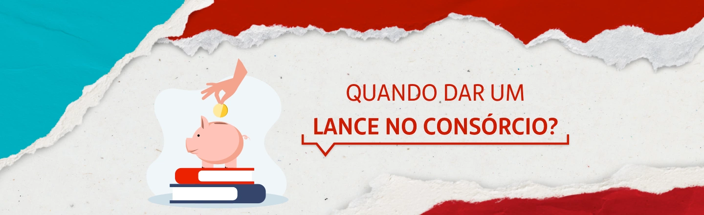 Na imagem temos um texto à direita com a frase 'Quando dar um lance no consórcio?'. Já à esquerda, temos uma ilustração que representa um porquinho de moedas.